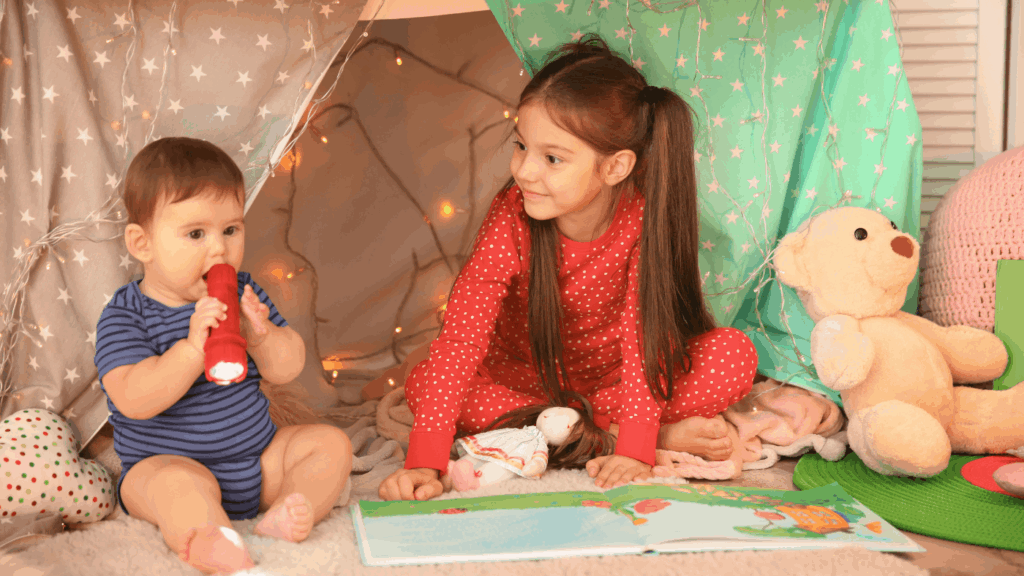 DIY Spielidee Kreatives Spiele bei schlechtem Wetter, Winter Spiele Indoor, Kinder Spiele, bildschirmfrei, Regen Spielidee indoor aktivitäten mit Kindern , Zelt mit Decken